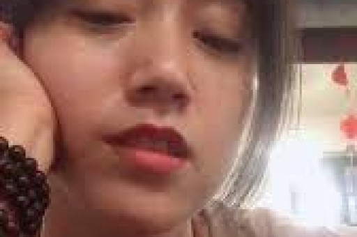 她是B站里的央视女神“黑料”被全网曝光后粉丝却更爱她了？